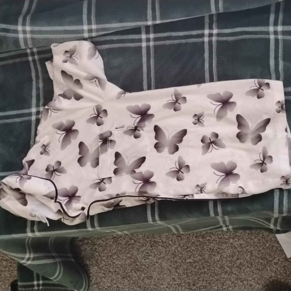 **Sold**🚨 NWOT Girls  sleep top
